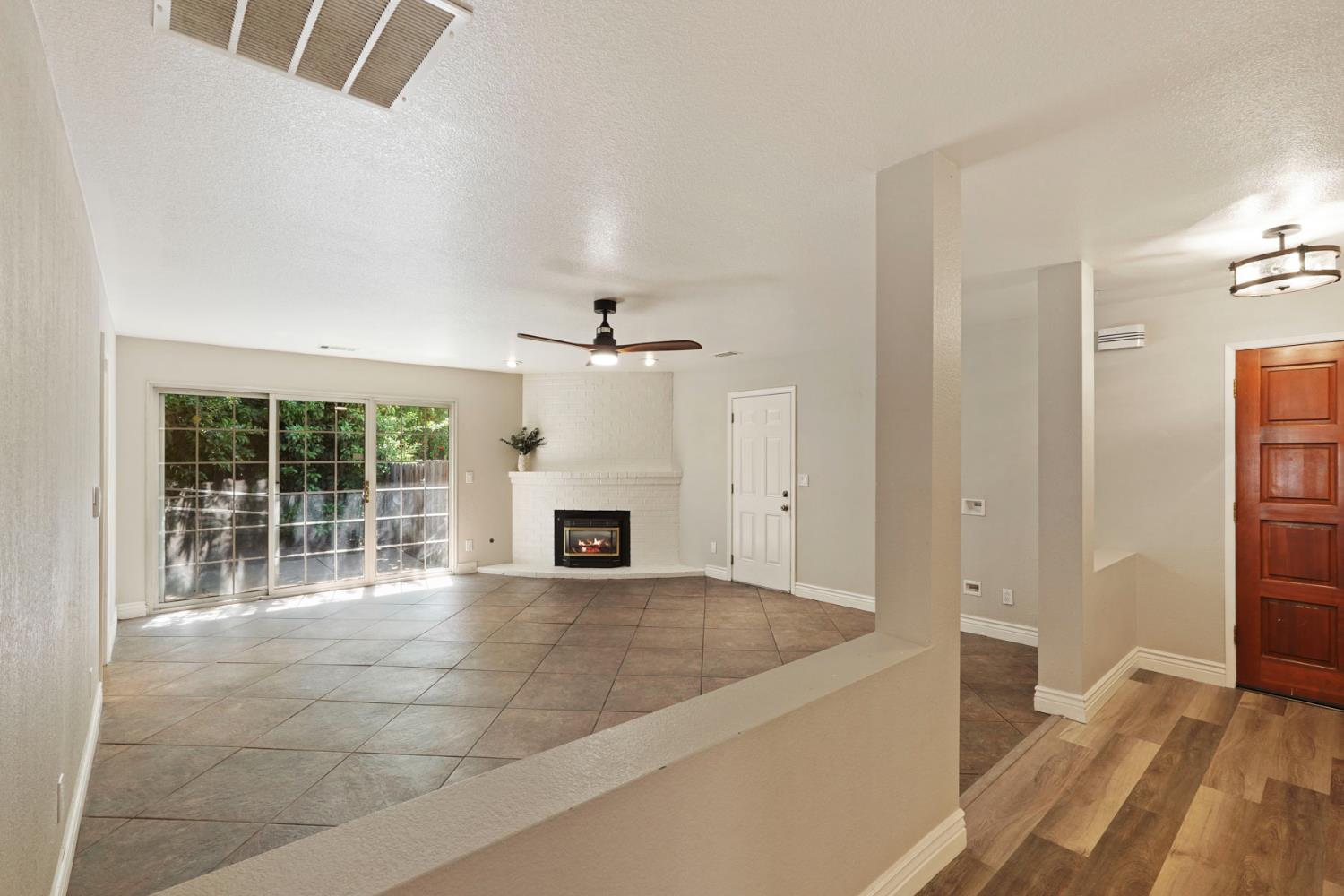 Detail Gallery Image 8 of 43 For 2903 Raintree Ct., Stockton,  CA 95219 - 3 Beds | 2 Baths