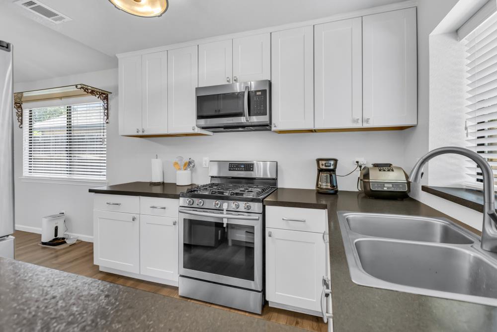 Detail Gallery Image 9 of 26 For 161 W E St, Galt,  CA 95632 - 3 Beds | 2 Baths