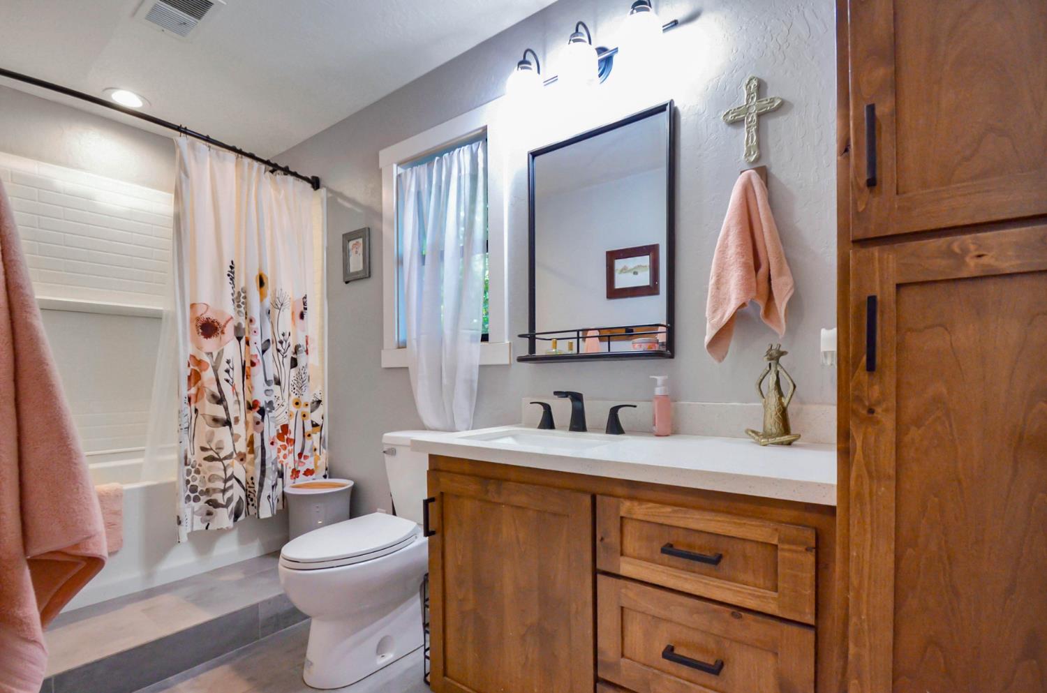 Detail Gallery Image 39 of 68 For 10376 Tabeaud Rd, Pine Grove,  CA 95665 - 3 Beds | 3 Baths
