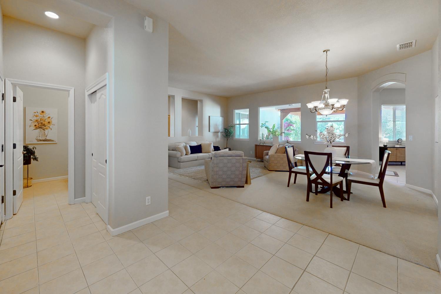Detail Gallery Image 5 of 76 For 1868 Kendall Ct, Yuba City,  CA 95993 - 4 Beds | 2/1 Baths