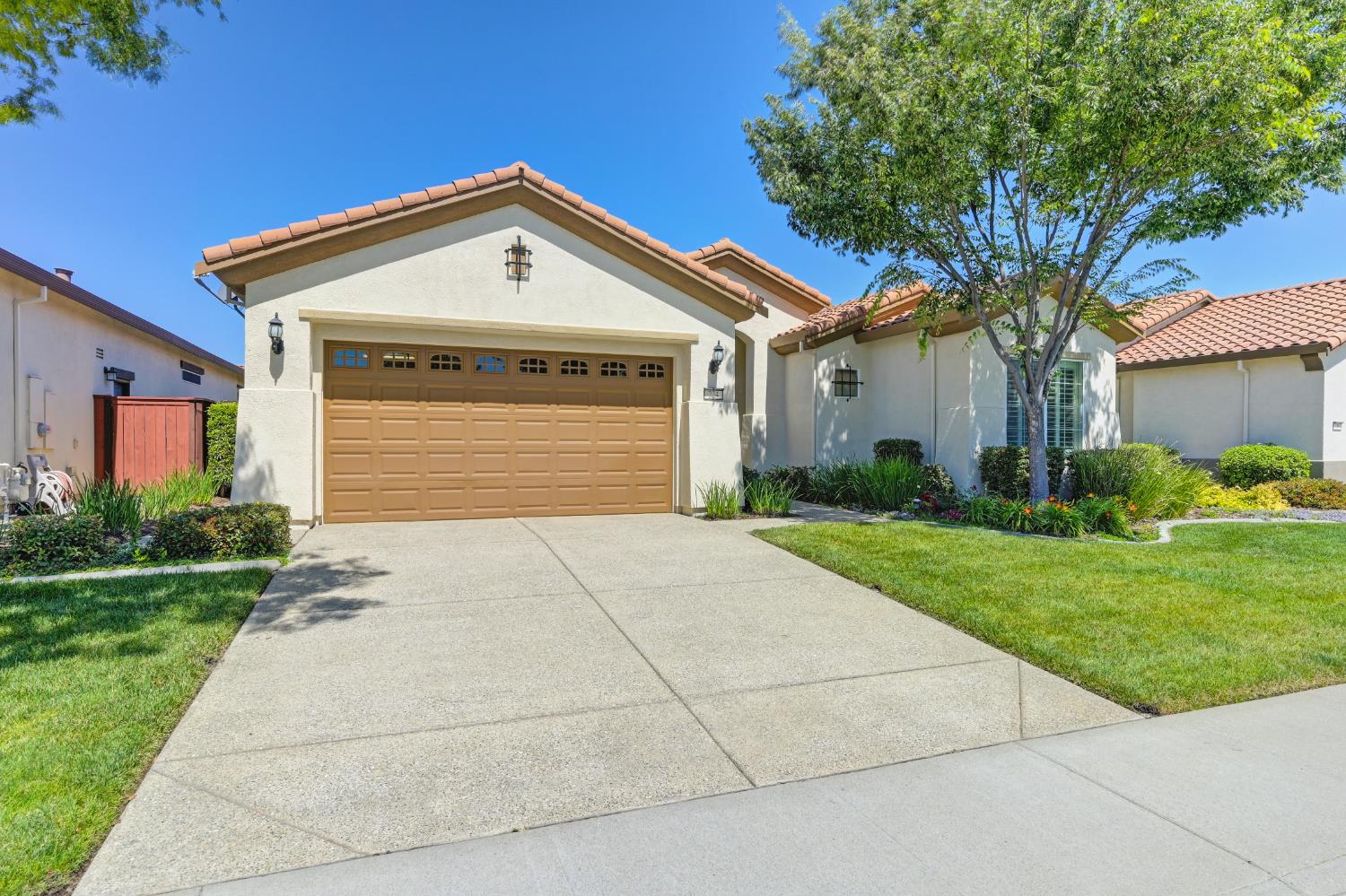 Detail Gallery Image 2 of 57 For 224 Aske Ct, Roseville,  CA 95747 - 3 Beds | 2 Baths