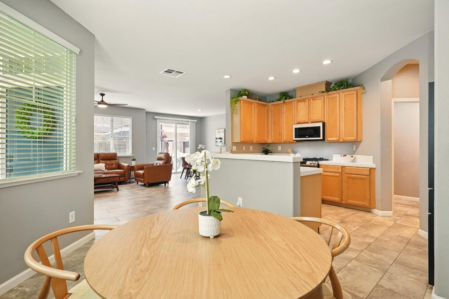 Detail Gallery Image 19 of 34 For 1600 Kentucky Way, Rocklin,  CA 95765 - 2 Beds | 2/1 Baths