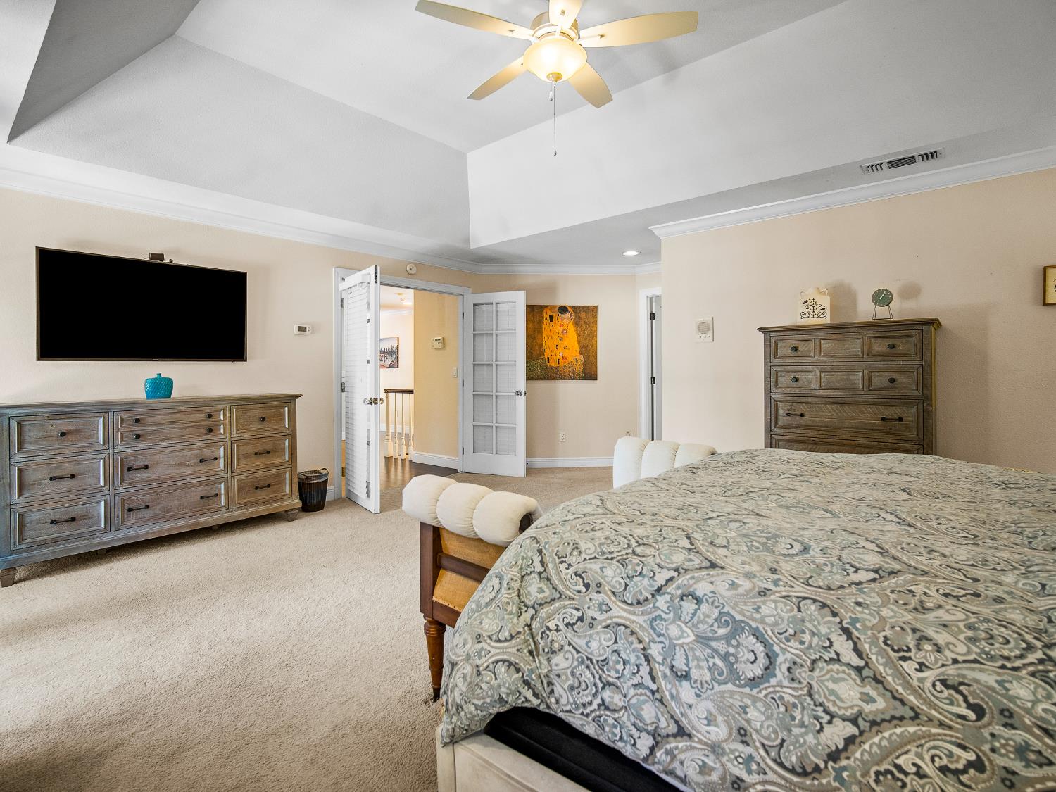 Detail Gallery Image 26 of 85 For 6809 Stanley Ave, Carmichael,  CA 95608 - 5 Beds | 4 Baths