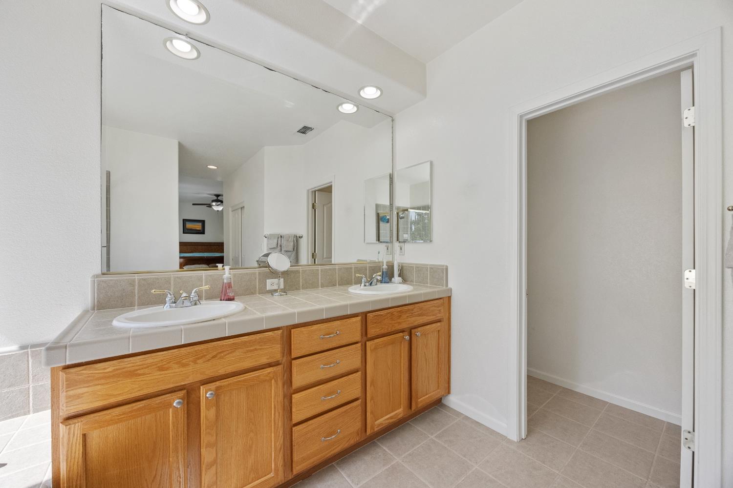 Detail Gallery Image 35 of 72 For 6733 Cherry Ridge Cir, Roseville,  CA 95678 - 4 Beds | 3 Baths