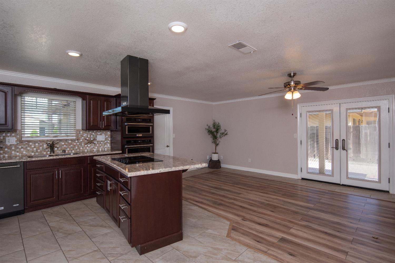 Detail Gallery Image 5 of 21 For 2908 Rose Ave, Ceres,  CA 95307 - 3 Beds | 2 Baths