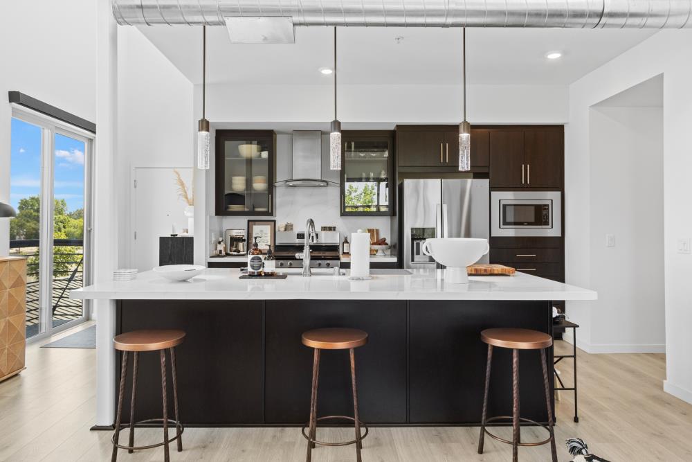 Detail Gallery Image 9 of 73 For 451 Tailoff Ln #401,  Sacramento,  CA 95818 - 2 Beds | 3 Baths