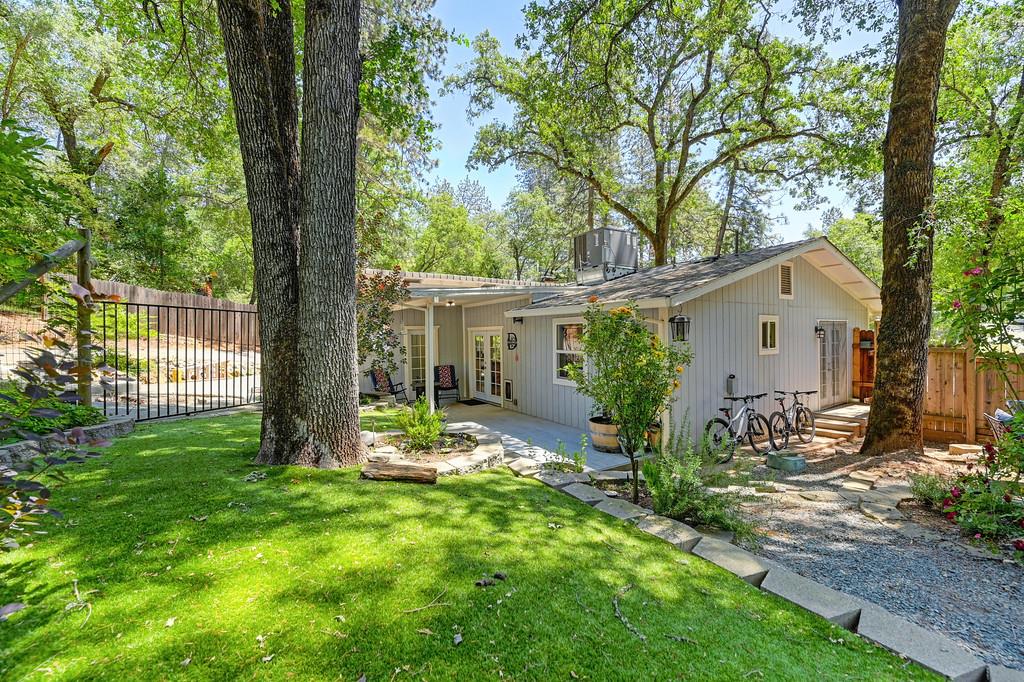 Detail Gallery Image 3 of 32 For 1140 Combie Rd, Meadow Vista,  CA 95722 - 2 Beds | 2 Baths