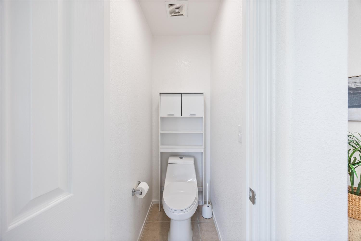 Detail Gallery Image 33 of 40 For 2929 Turnbuckle Cir, Elk Grove,  CA 95758 - 4 Beds | 2/1 Baths