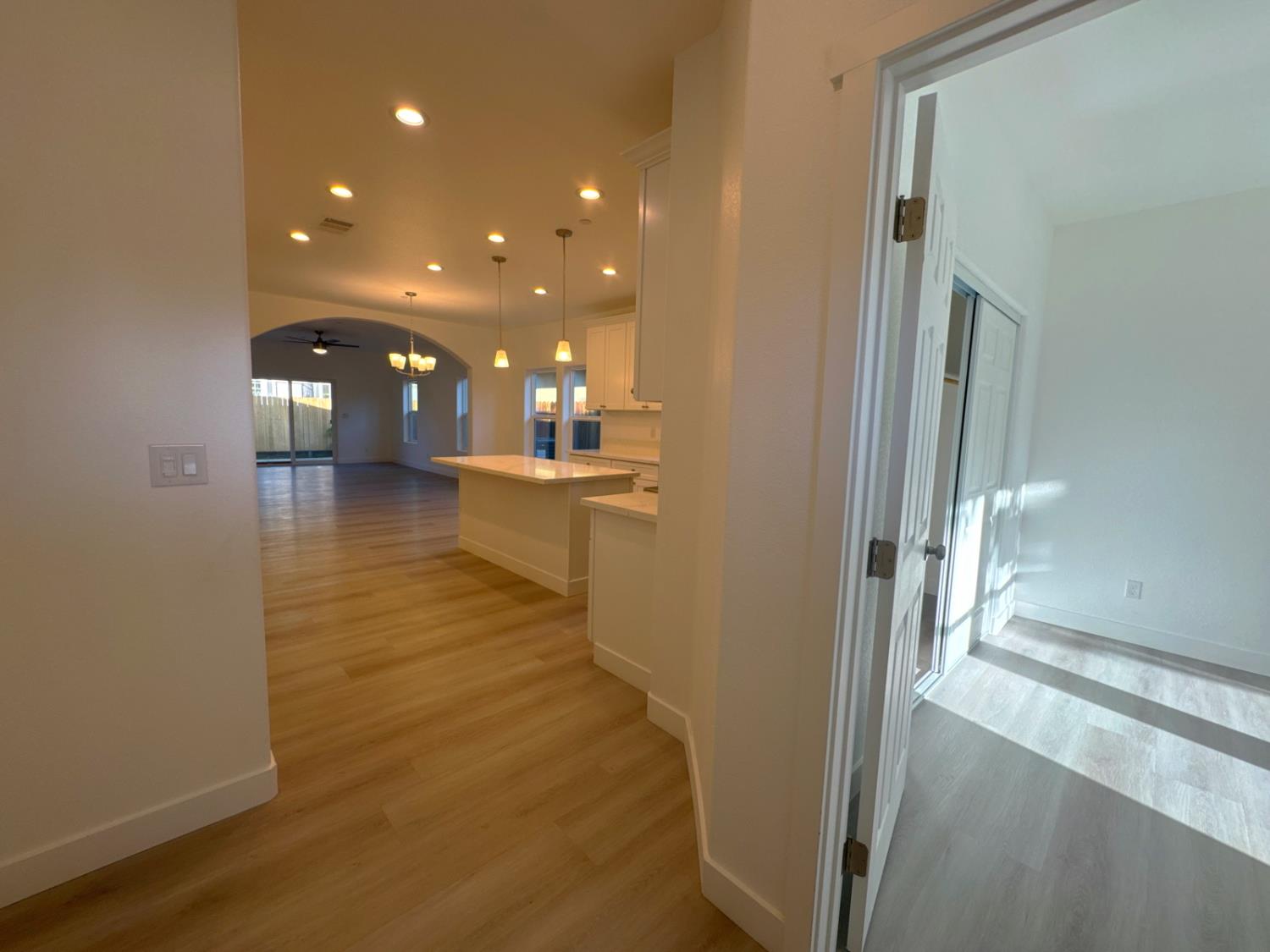 Detail Gallery Image 7 of 41 For 4821 36th St, Sacramento,  CA 95820 - 3 Beds | 2 Baths