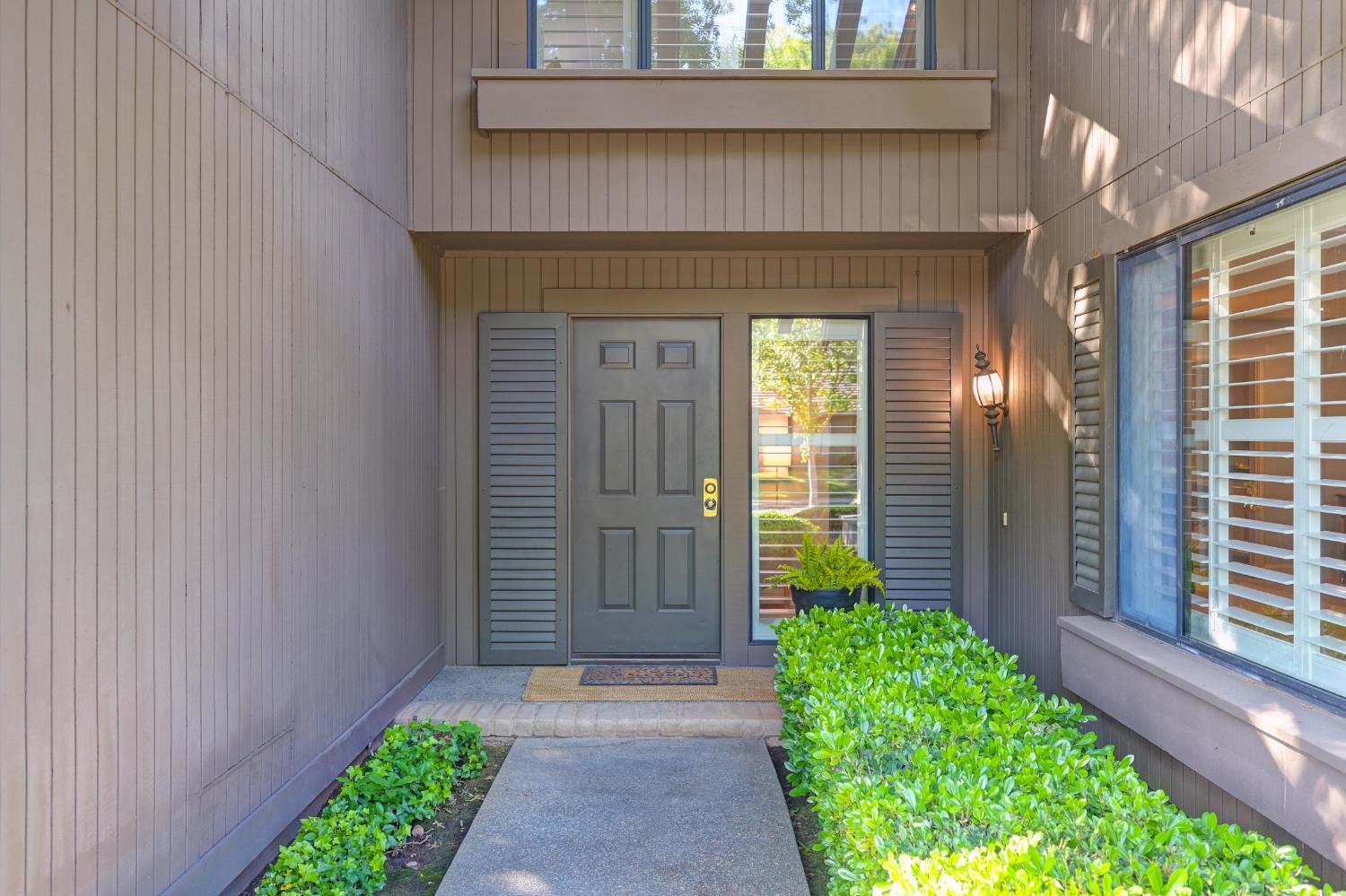 Detail Gallery Image 2 of 31 For 11415 Gold Country Blvd, Gold River,  CA 95670 - 3 Beds | 2/1 Baths