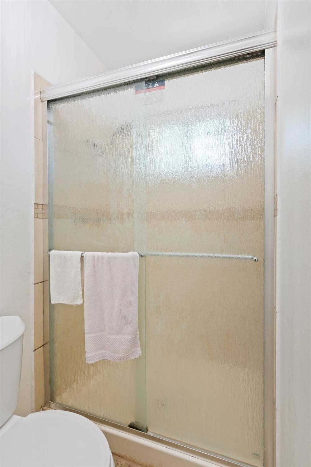 Detail Gallery Image 16 of 23 For 6099 Heath Way, Sacramento,  CA 95823 - 3 Beds | 2 Baths