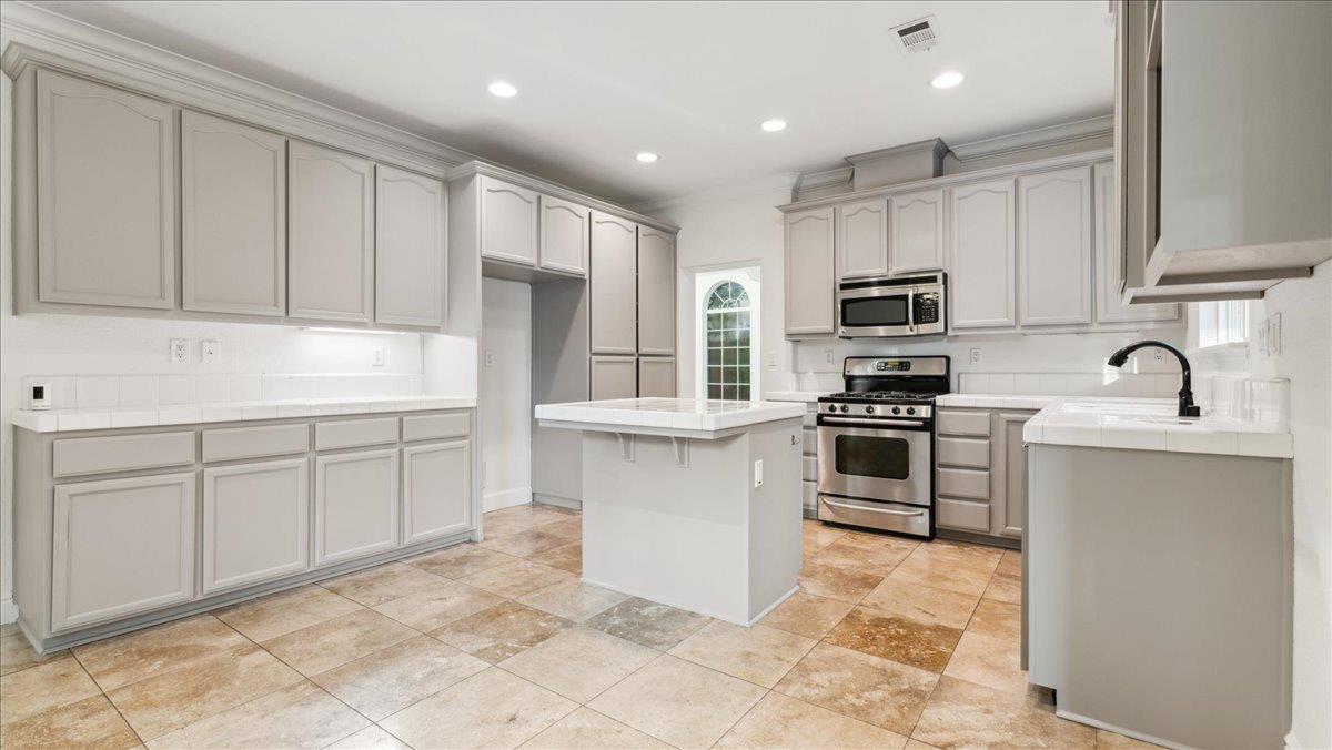 Detail Gallery Image 19 of 64 For 2133 Butterfield Ln, Lincoln,  CA 95648 - 4 Beds | 3 Baths