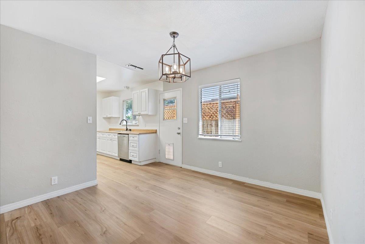 Detail Gallery Image 9 of 36 For 817 Oakland Ave, Roseville,  CA 95678 - 3 Beds | 1/1 Baths