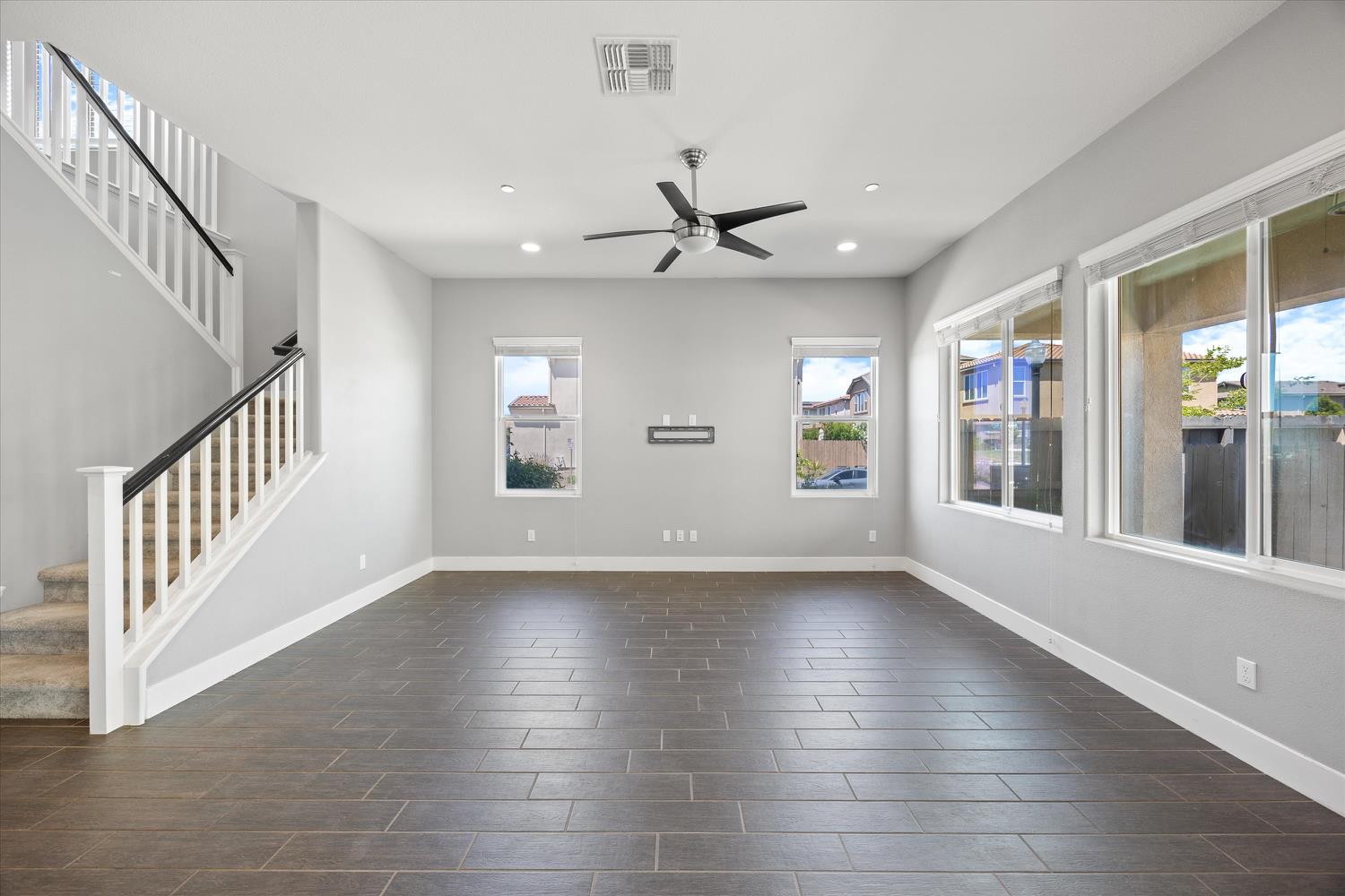 Detail Gallery Image 7 of 43 For 3801 Lake Katie Way, Sacramento,  CA 95834 - 4 Beds | 3 Baths