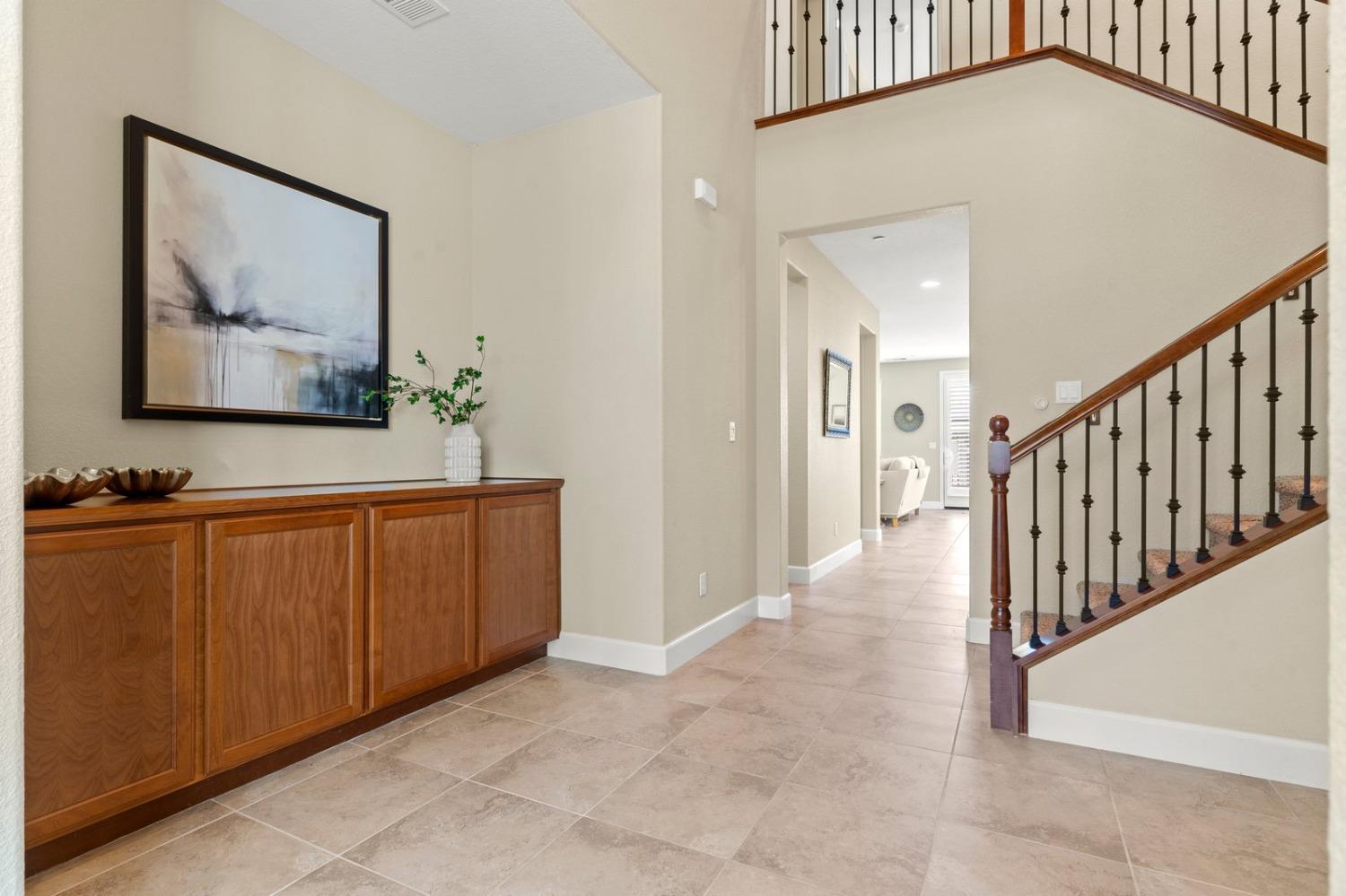 Detail Gallery Image 7 of 73 For 6307 Lookout Pass Way, Rocklin,  CA 95765 - 4 Beds | 3/1 Baths