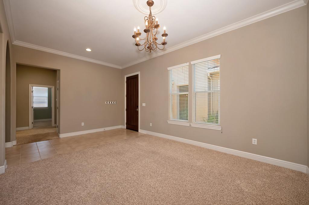 Detail Gallery Image 18 of 87 For 5729 Northborough Dr, Sacramento,  CA 95835 - 4 Beds | 3/1 Baths