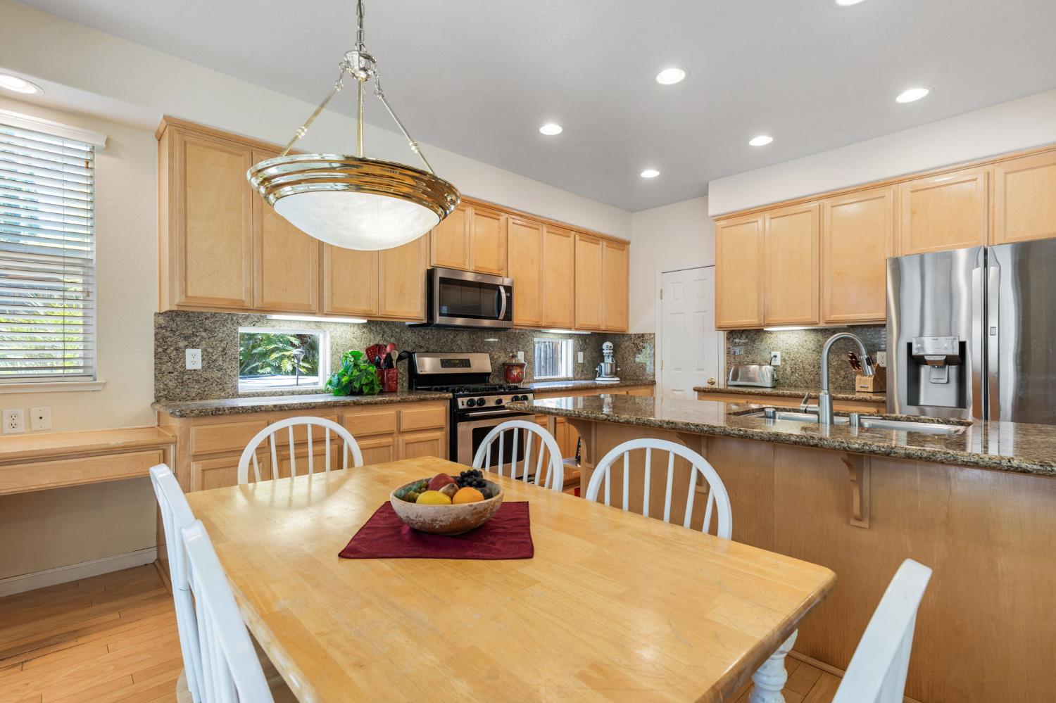 Detail Gallery Image 10 of 37 For 1931 Sanderling Ct, Rocklin,  CA 95765 - 5 Beds | 3 Baths