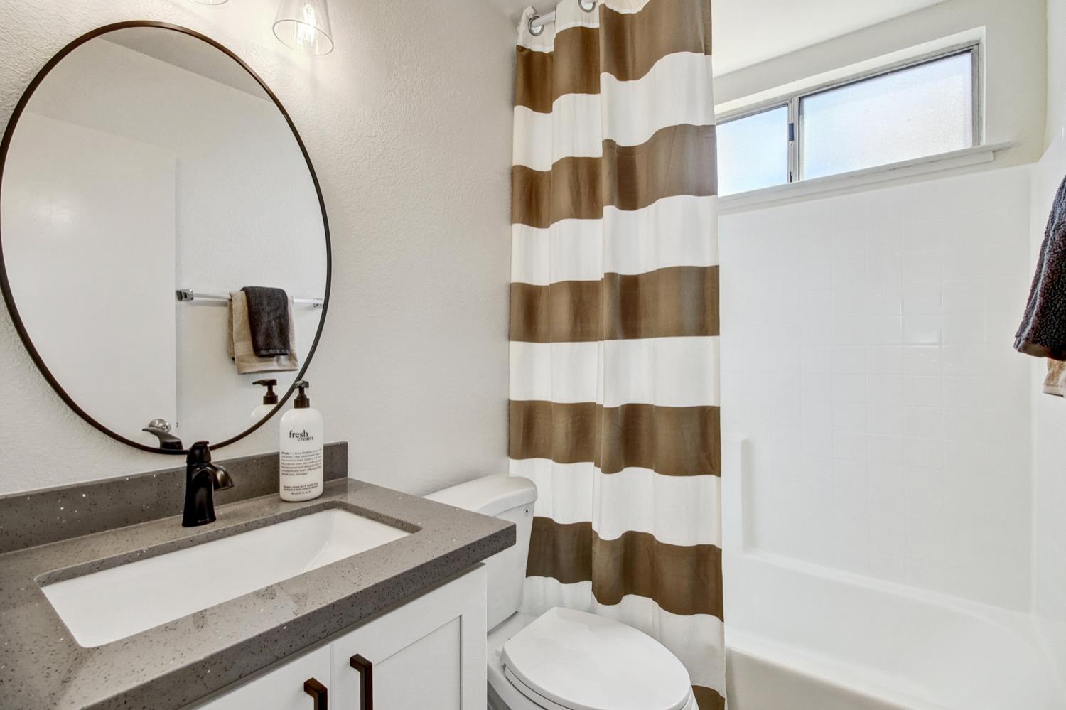 Detail Gallery Image 30 of 43 For 8135 Traver Ct, Sacramento,  CA 95828 - 3 Beds | 2 Baths