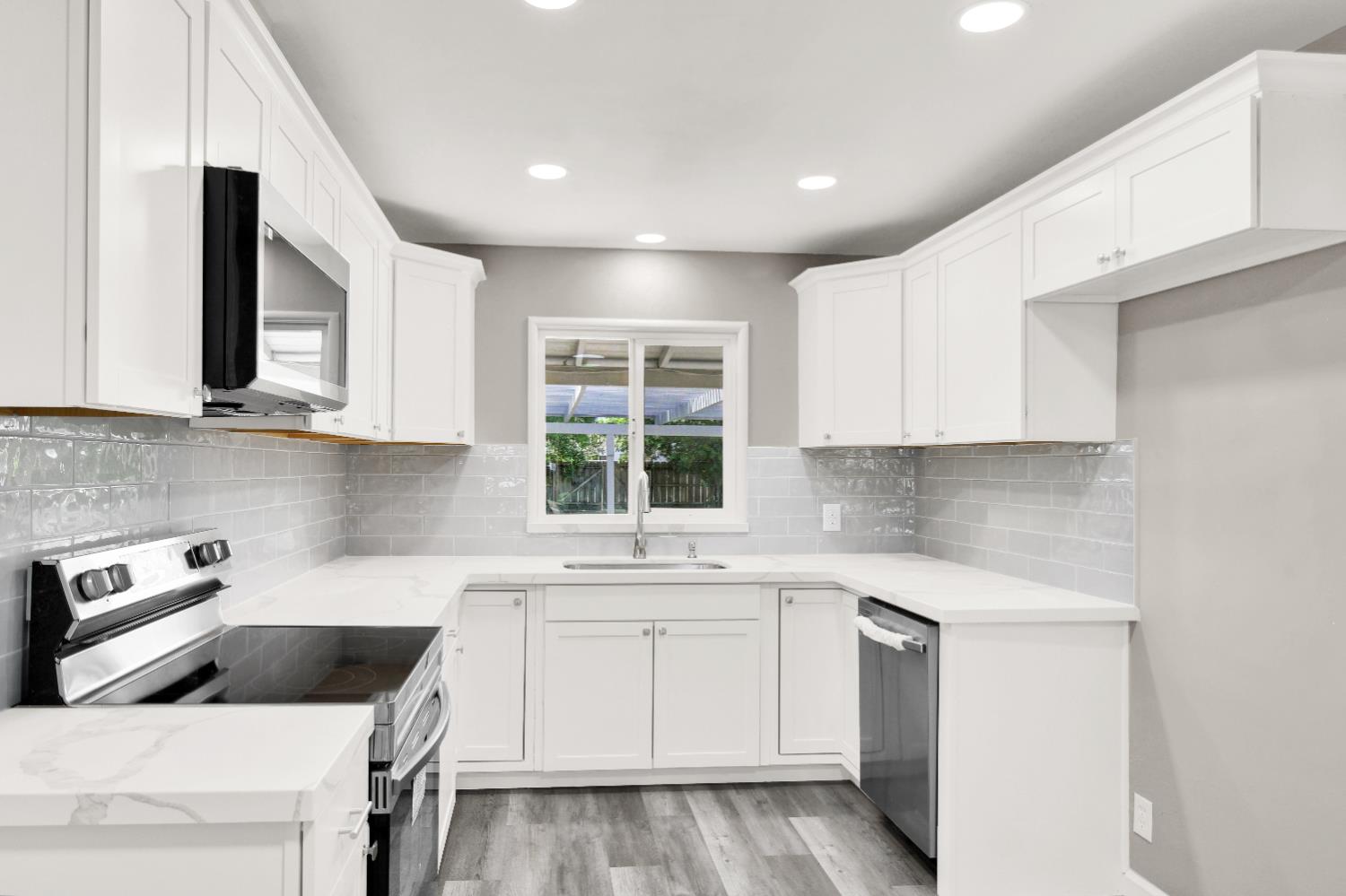 Detail Gallery Image 13 of 49 For 1523 Overholtzer Dr, Modesto,  CA 95355 - 3 Beds | 1 Baths