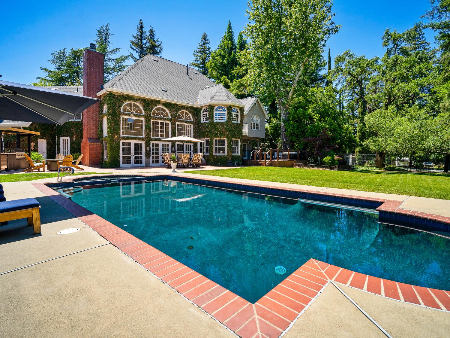 Detail Gallery Image 64 of 85 For 6809 Stanley Ave, Carmichael,  CA 95608 - 5 Beds | 4 Baths