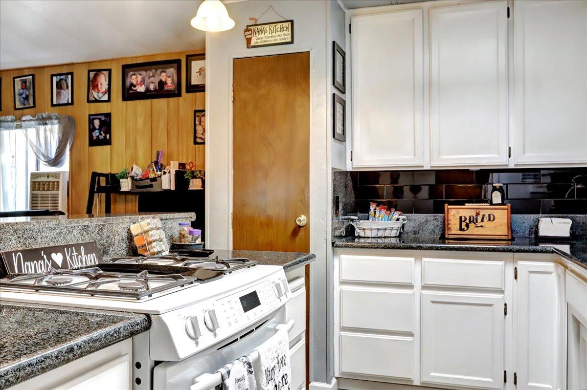 Detail Gallery Image 7 of 59 For 12710 Rough and Ready Rd, Rough And Ready,  CA 95975 - 2 Beds | 3 Baths