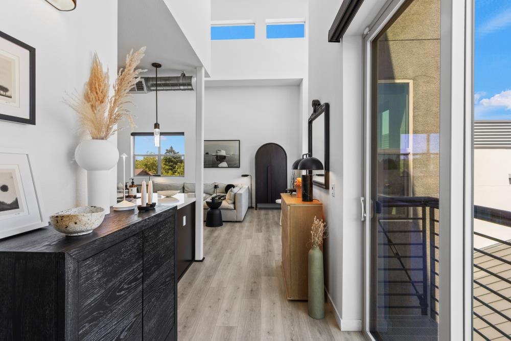 Detail Gallery Image 2 of 73 For 451 Tailoff Ln #401,  Sacramento,  CA 95818 - 2 Beds | 3 Baths