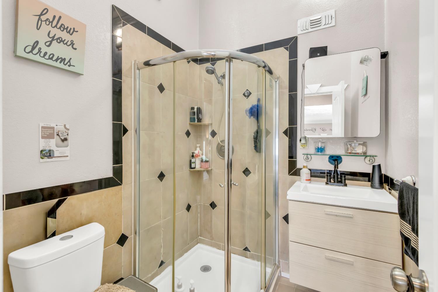 Detail Gallery Image 29 of 46 For 4345 48th St, Sacramento,  CA 95820 - 3 Beds | 2 Baths