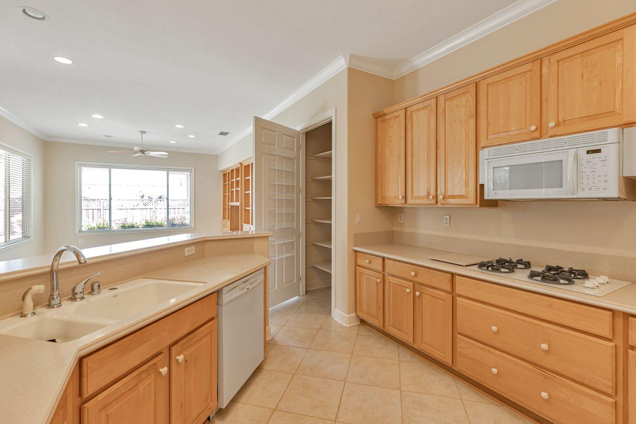 Detail Gallery Image 15 of 48 For 1161 Secret Lake Loop, Lincoln,  CA 95648 - 3 Beds | 2 Baths