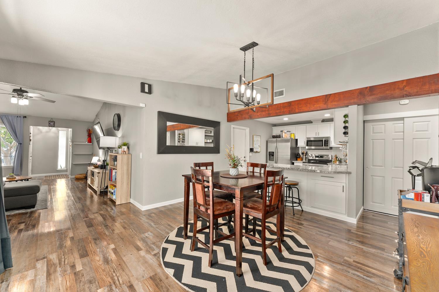 Detail Gallery Image 17 of 47 For 7679 Lakewood Park Dr, Sacramento,  CA 95828 - 2 Beds | 2 Baths