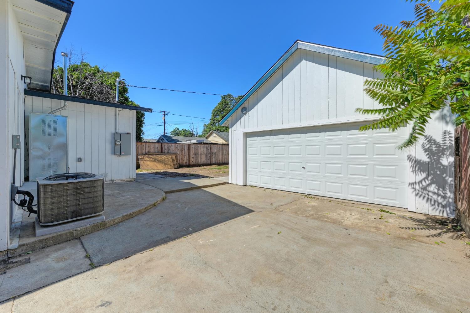 Detail Gallery Image 26 of 27 For 2391 Beaumont St, Sacramento,  CA 95815 - 2 Beds | 2 Baths