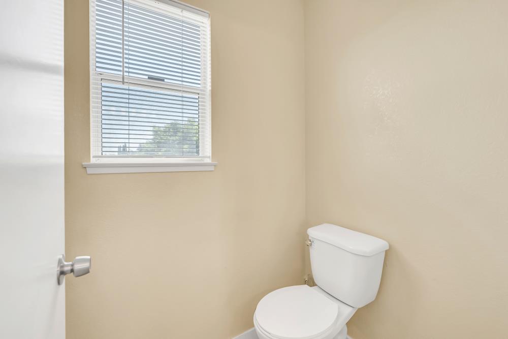 Detail Gallery Image 33 of 46 For 9004 Beryl Creek Way, Elk Grove,  CA 95758 - 3 Beds | 2/1 Baths