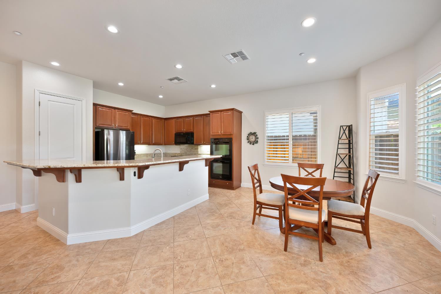 Detail Gallery Image 14 of 57 For 224 Aske Ct, Roseville,  CA 95747 - 3 Beds | 2 Baths
