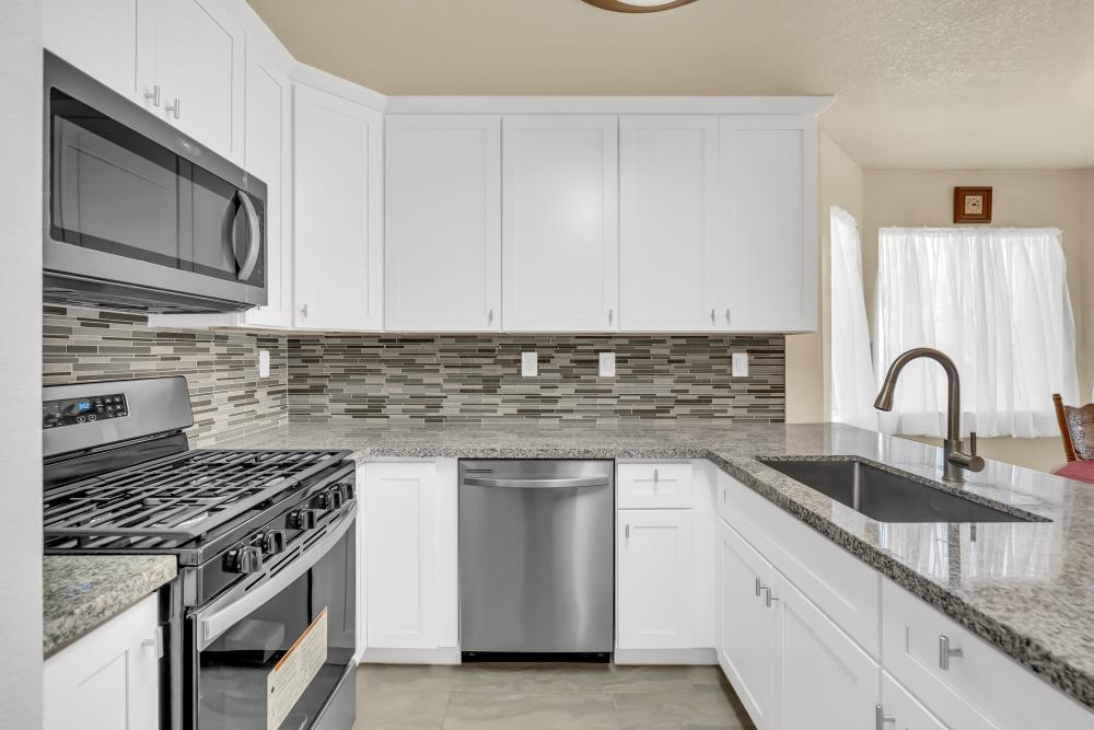 Detail Gallery Image 17 of 46 For 9004 Beryl Creek Way, Elk Grove,  CA 95758 - 3 Beds | 2/1 Baths