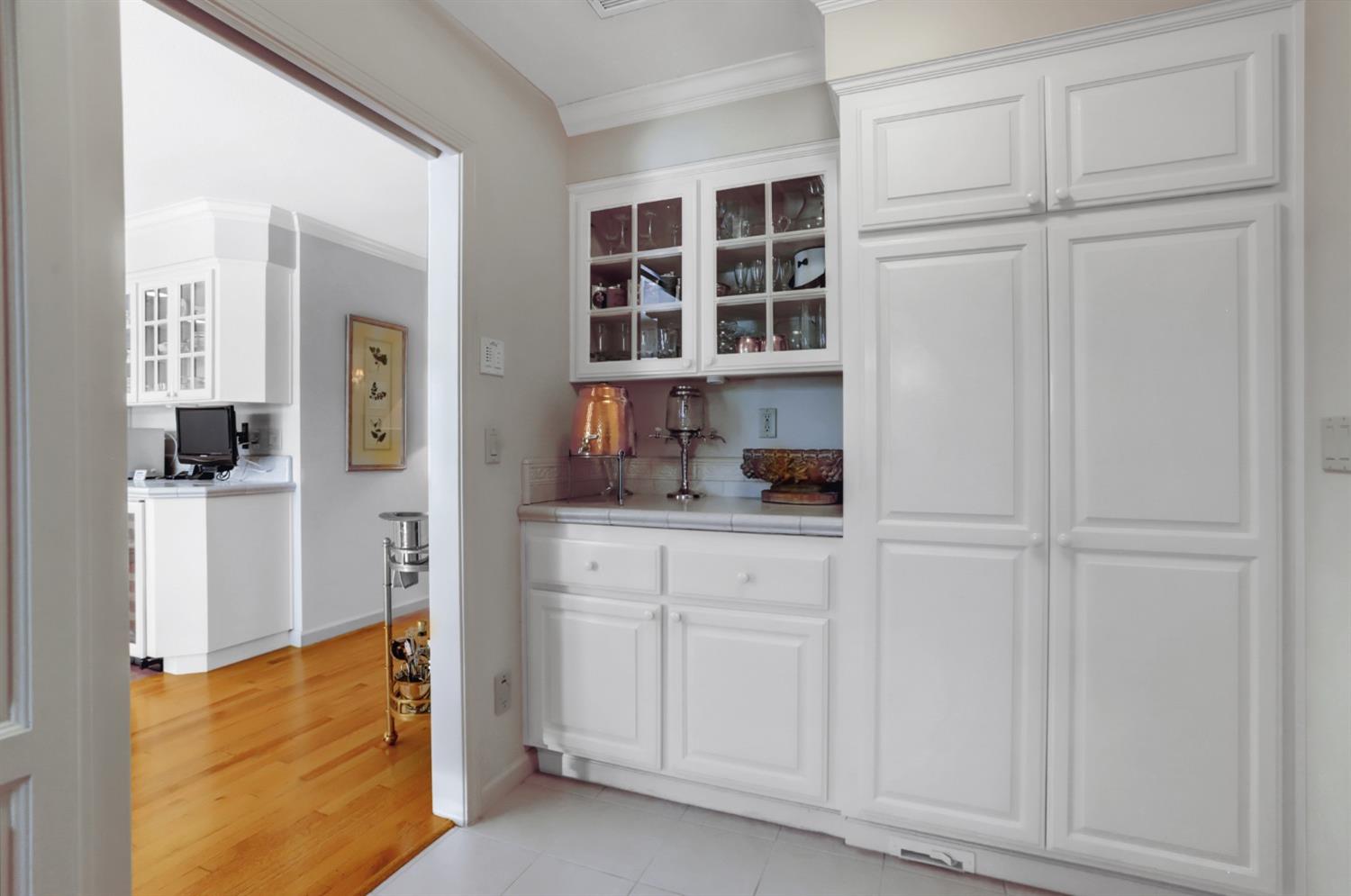 Detail Gallery Image 43 of 99 For 16949 Round Valley Cir, Grass Valley,  CA 95949 - 3 Beds | 2/1 Baths