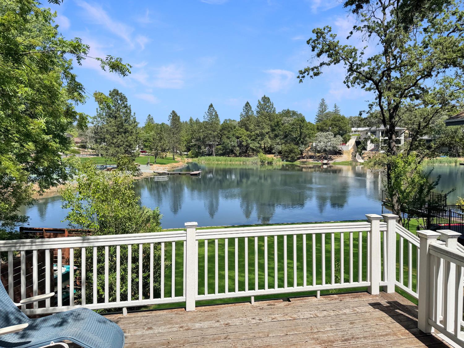 Detail Gallery Image 3 of 23 For 11869 Lakeshoren N., Auburn,  CA 95602 - 3 Beds | 2 Baths