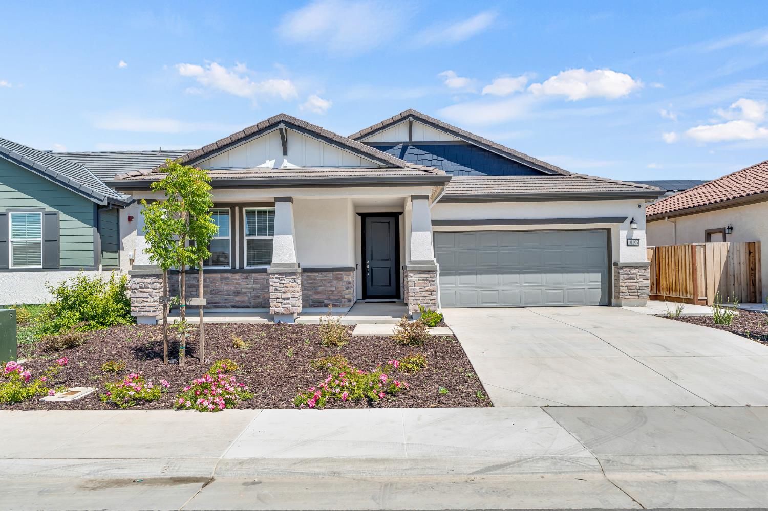 Detail Gallery Image 1 of 38 For 10109 Zane Way, Elk Grove,  CA 95757 - 3 Beds | 2 Baths