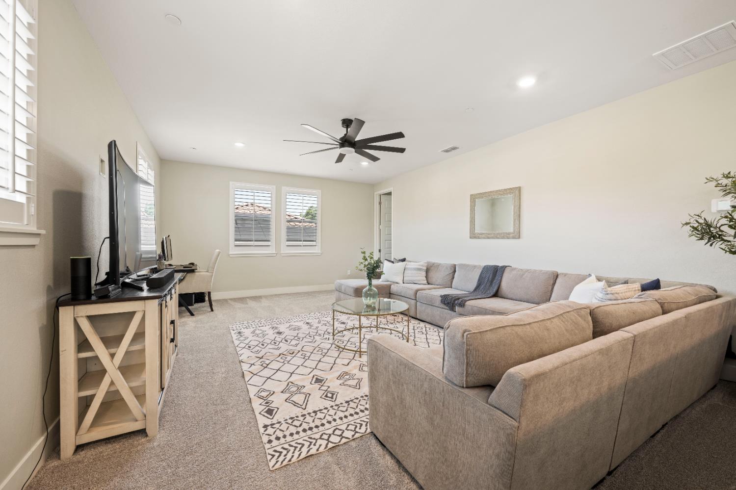 Detail Gallery Image 29 of 43 For 927 Greeley Ct, Cameron Park,  CA 95682 - 4 Beds | 3/1 Baths