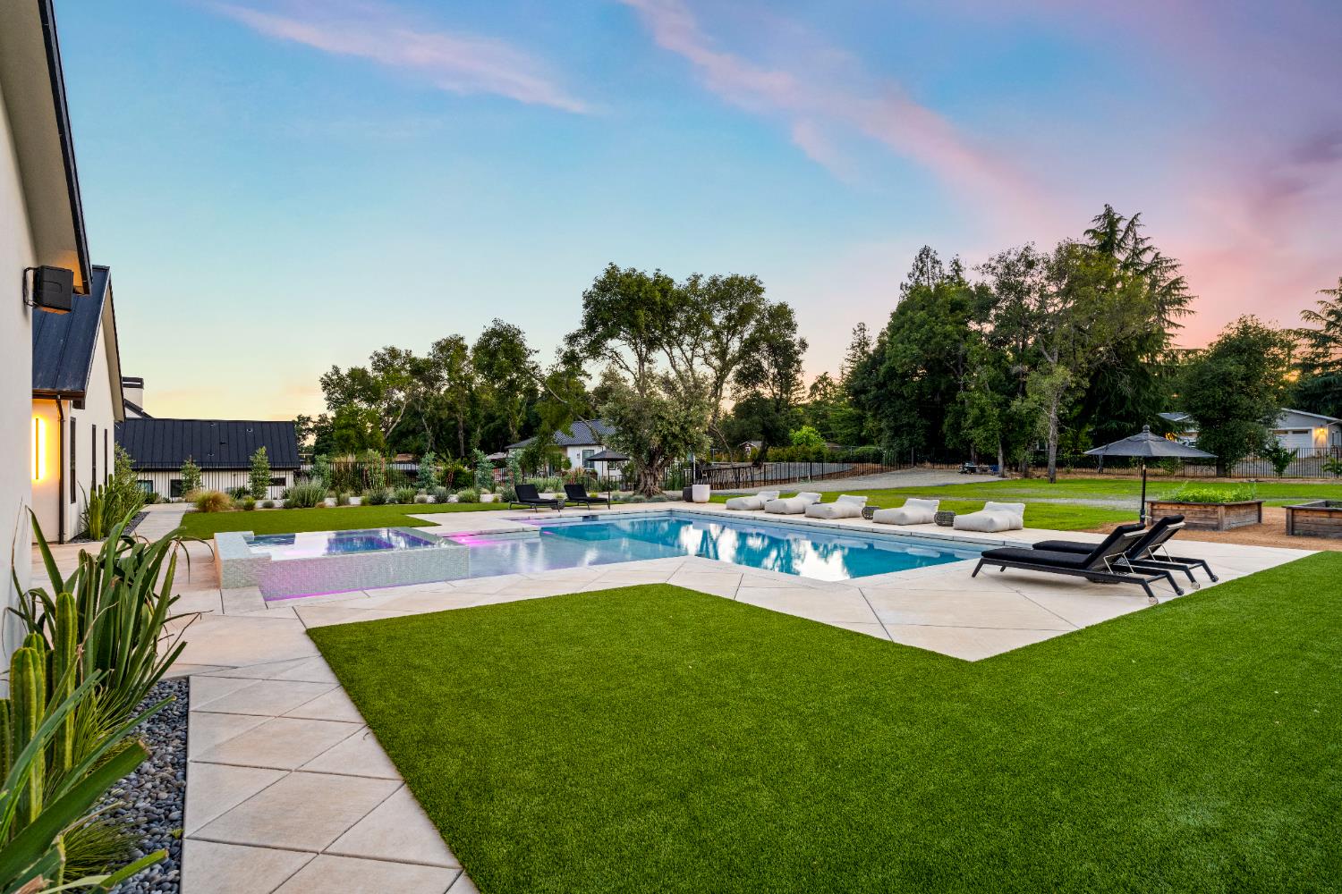 Detail Gallery Image 54 of 84 For 3320 Cherokee Trl, Loomis,  CA 95650 - 5 Beds | 3/1 Baths