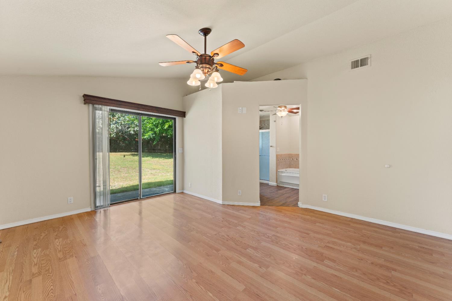 Detail Gallery Image 24 of 41 For 241 Randall Dr, Folsom,  CA 95630 - 3 Beds | 2 Baths