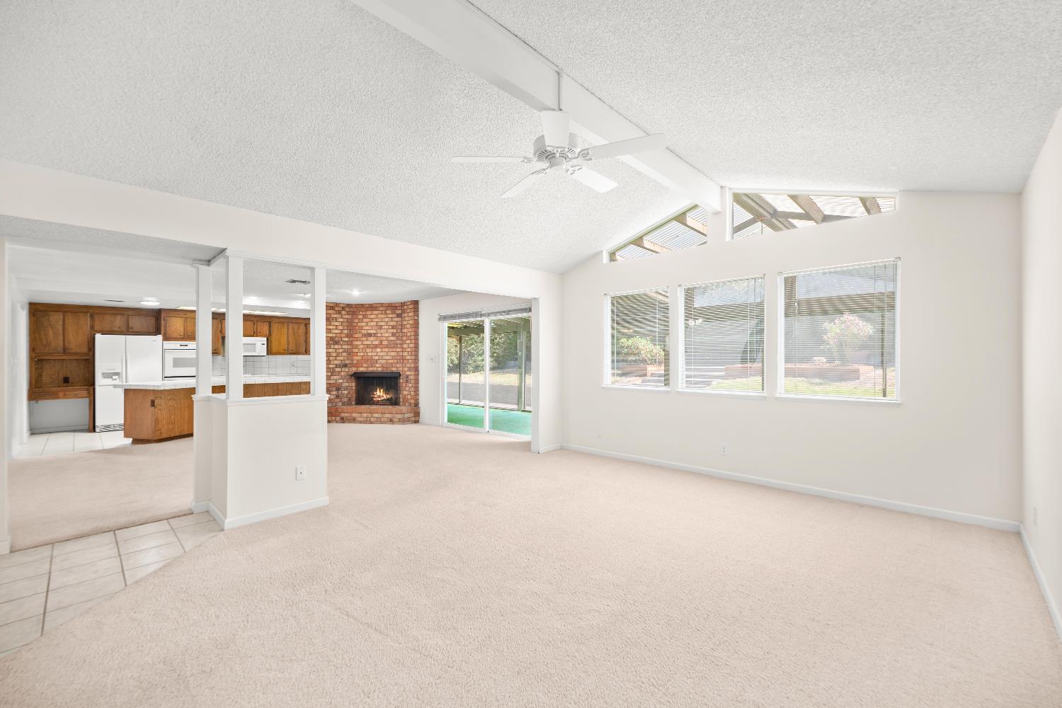 Detail Gallery Image 4 of 30 For 5030 Rimwood Dr, Fair Oaks,  CA 95628 - 3 Beds | 2 Baths