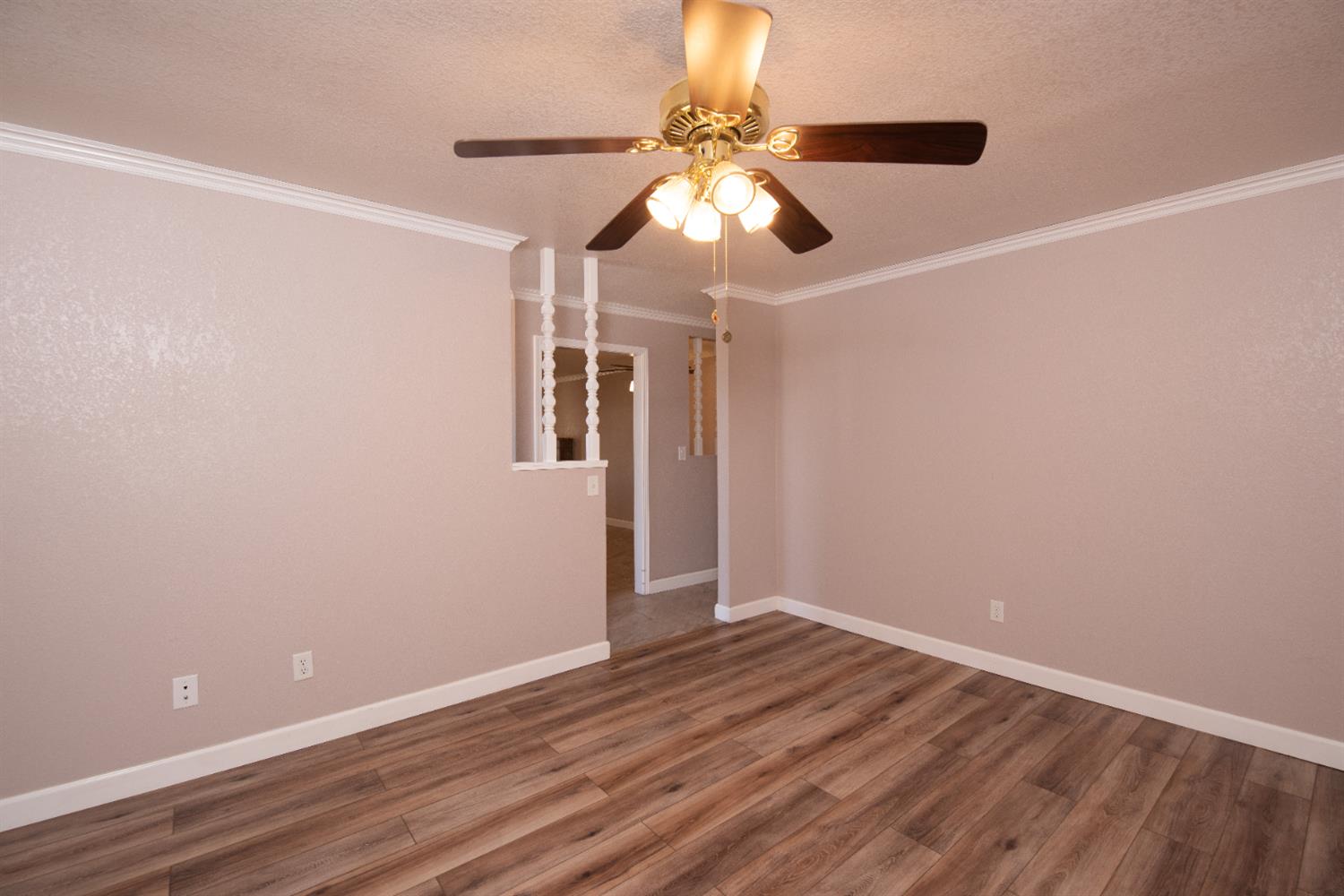 Detail Gallery Image 9 of 21 For 2908 Rose Ave, Ceres,  CA 95307 - 3 Beds | 2 Baths