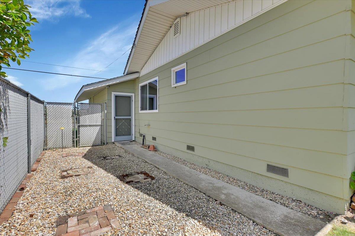 Detail Gallery Image 26 of 33 For 2410 N Township Rd, Yuba City,  CA 95993 - 3 Beds | 2 Baths