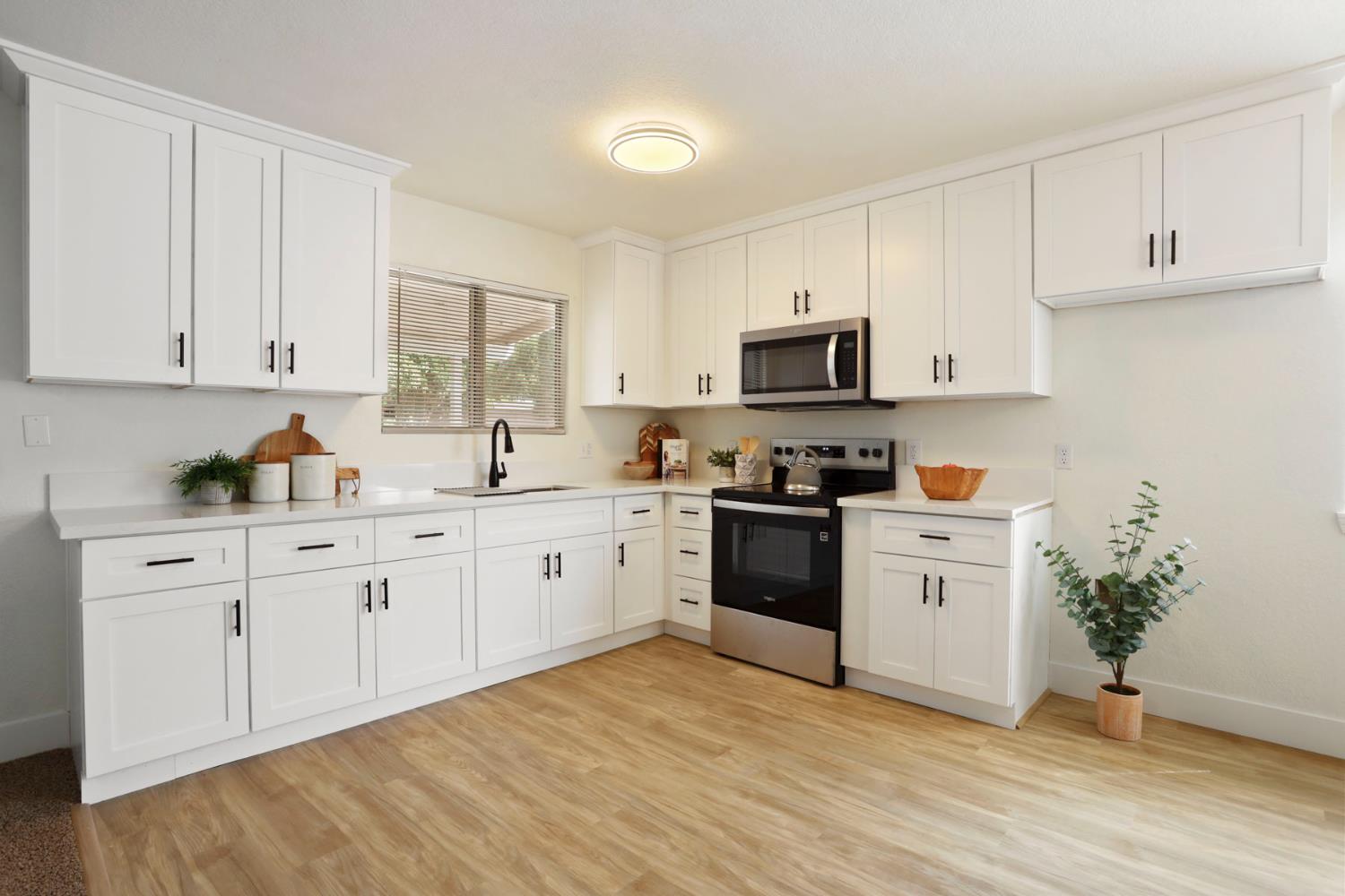 Detail Gallery Image 12 of 32 For 998 Pfister Pl, Manteca,  CA 95336 - 3 Beds | 2 Baths