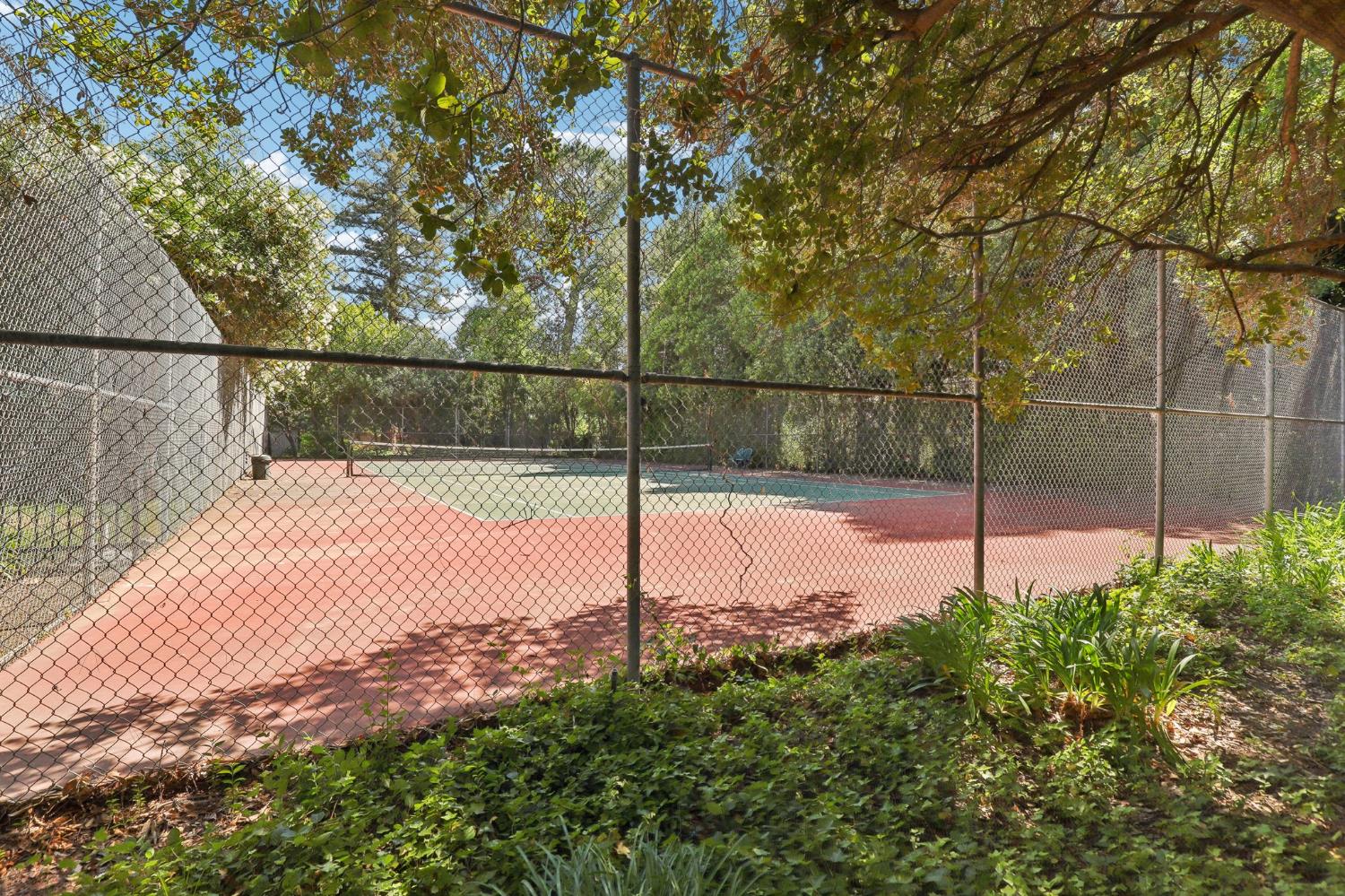 Detail Gallery Image 47 of 47 For 84 Riverknoll Pl, Carmichael,  CA 95608 - 2 Beds | 2/1 Baths