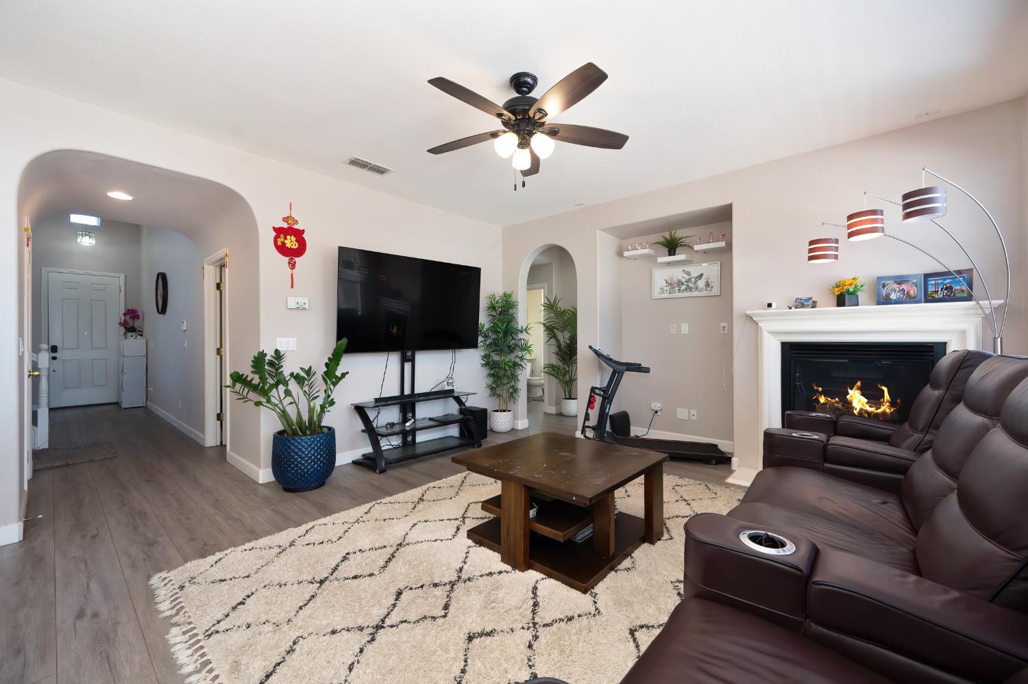 Detail Gallery Image 7 of 42 For 10112 Nebbiolo Ct, Elk Grove,  CA 95624 - 4 Beds | 3 Baths