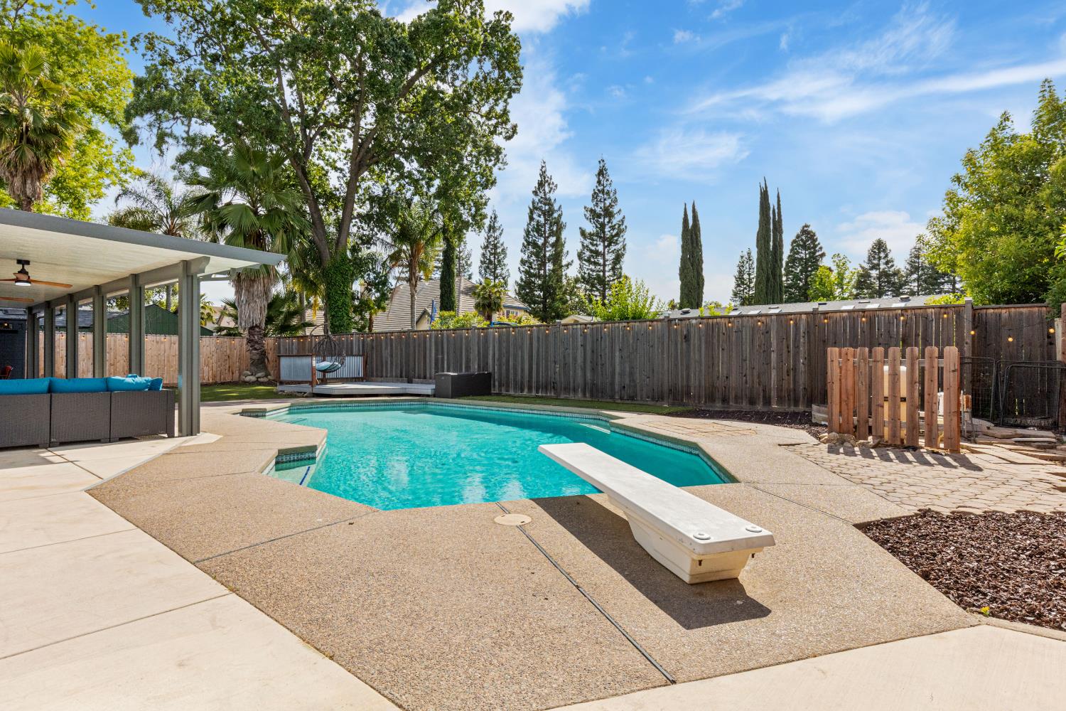 Detail Gallery Image 44 of 70 For 3201 Kaiser Way, Carmichael,  CA 95608 - 4 Beds | 3 Baths