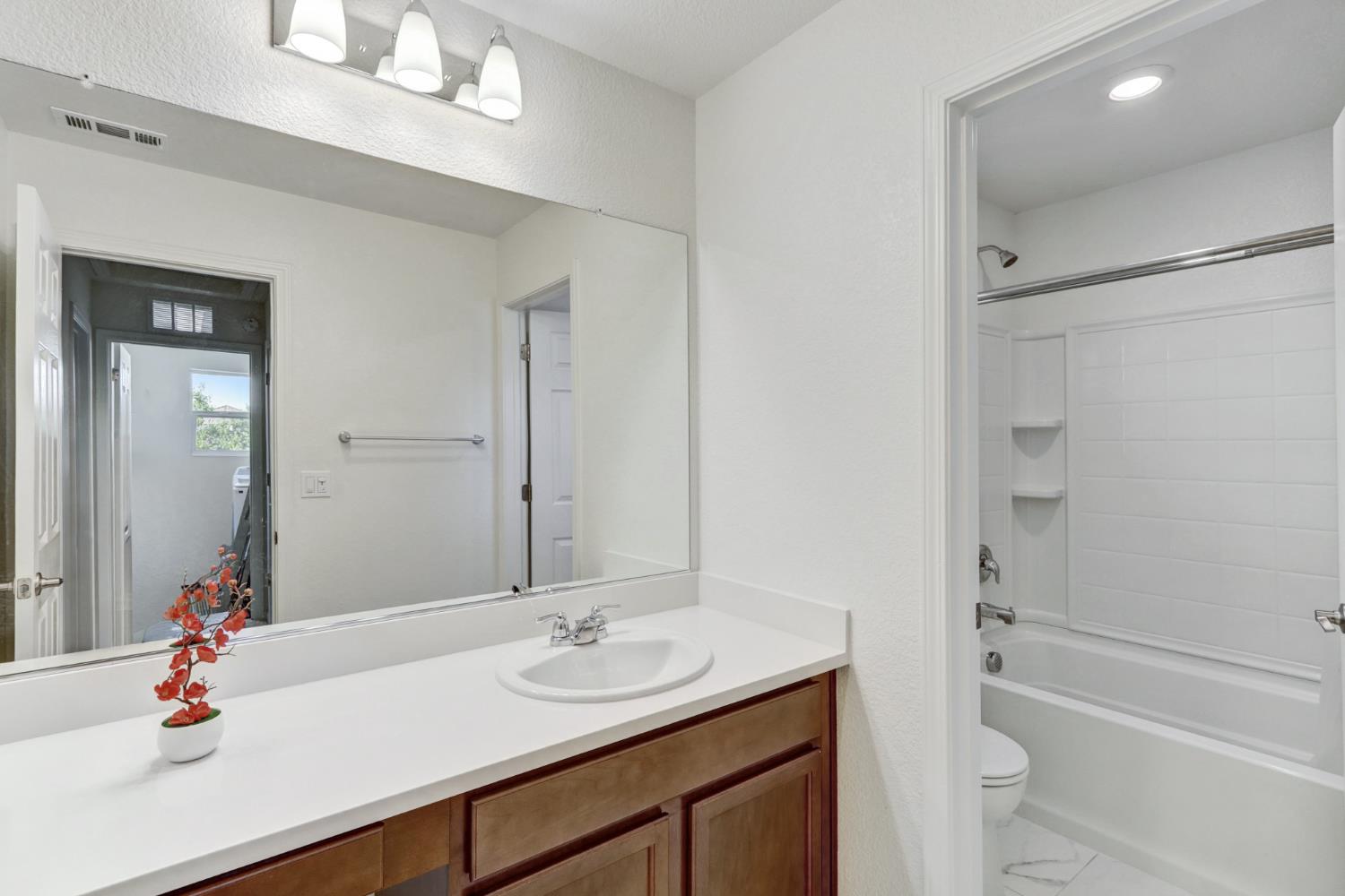 Detail Gallery Image 20 of 31 For 8150 S Kramer Ranch Ln, Elk Grove,  CA 95758 - 3 Beds | 2/1 Baths