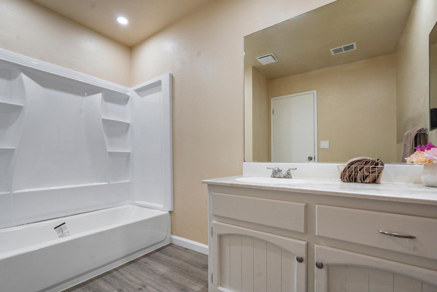 Detail Gallery Image 12 of 21 For 2433 Marguerite Way, Ceres,  CA 95307 - 3 Beds | 2 Baths