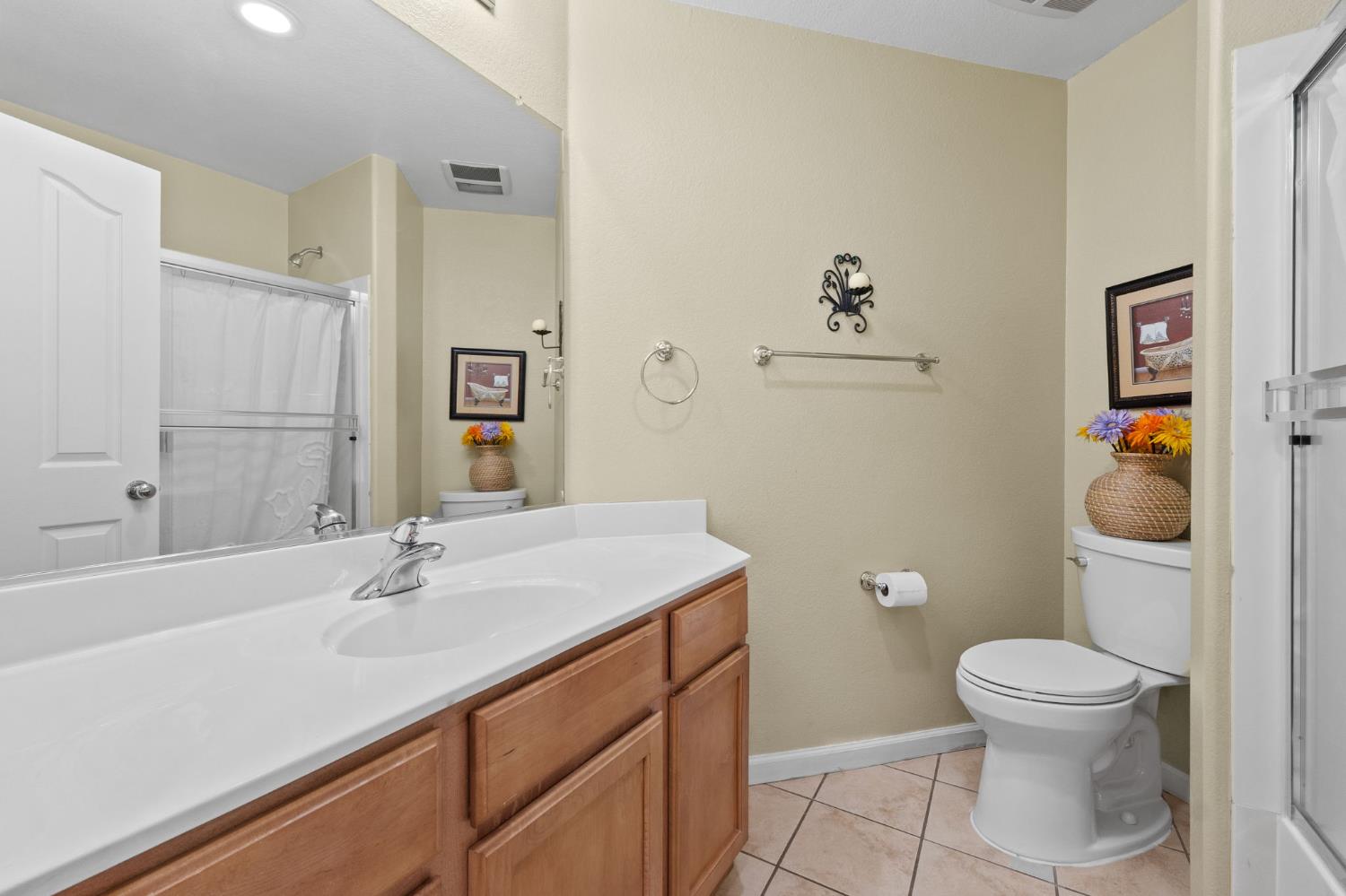 Detail Gallery Image 21 of 33 For 11866 Rubilite Way, Rancho Cordova,  CA 95742 - 4 Beds | 3 Baths