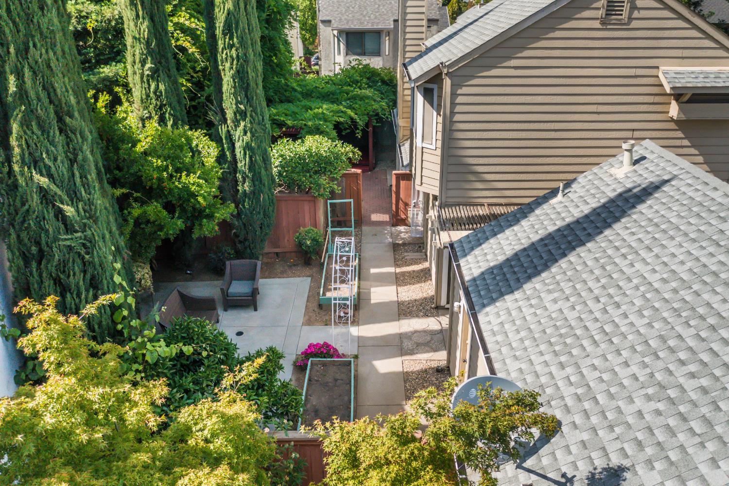 Detail Gallery Image 8 of 37 For 7 Whitecap Ct, Sacramento,  CA 95833 - 3 Beds | 2 Baths